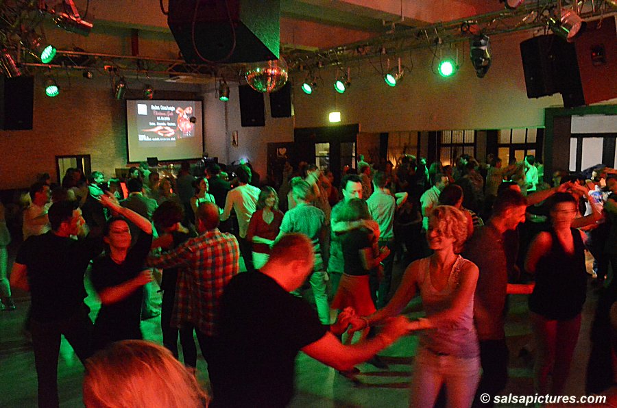 Salsa im Gleiswerk, Bahnhof Benrath, Düsseldorf