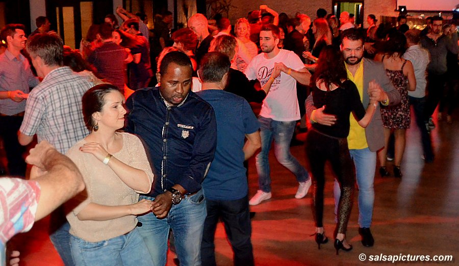 Salsa im Gleiswerk, Bahnhof Benrath, Düsseldorf